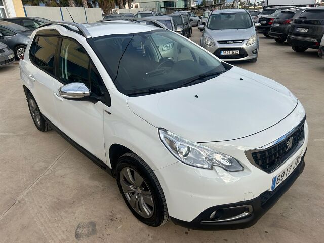 PEUGEOT 2008 STYLE 1.2 PURETECH SPANISH LHD IN SPAIN 67000 MILES SUPERB 2017